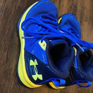 Under Armour Boys Size 11 Basketball Shoes